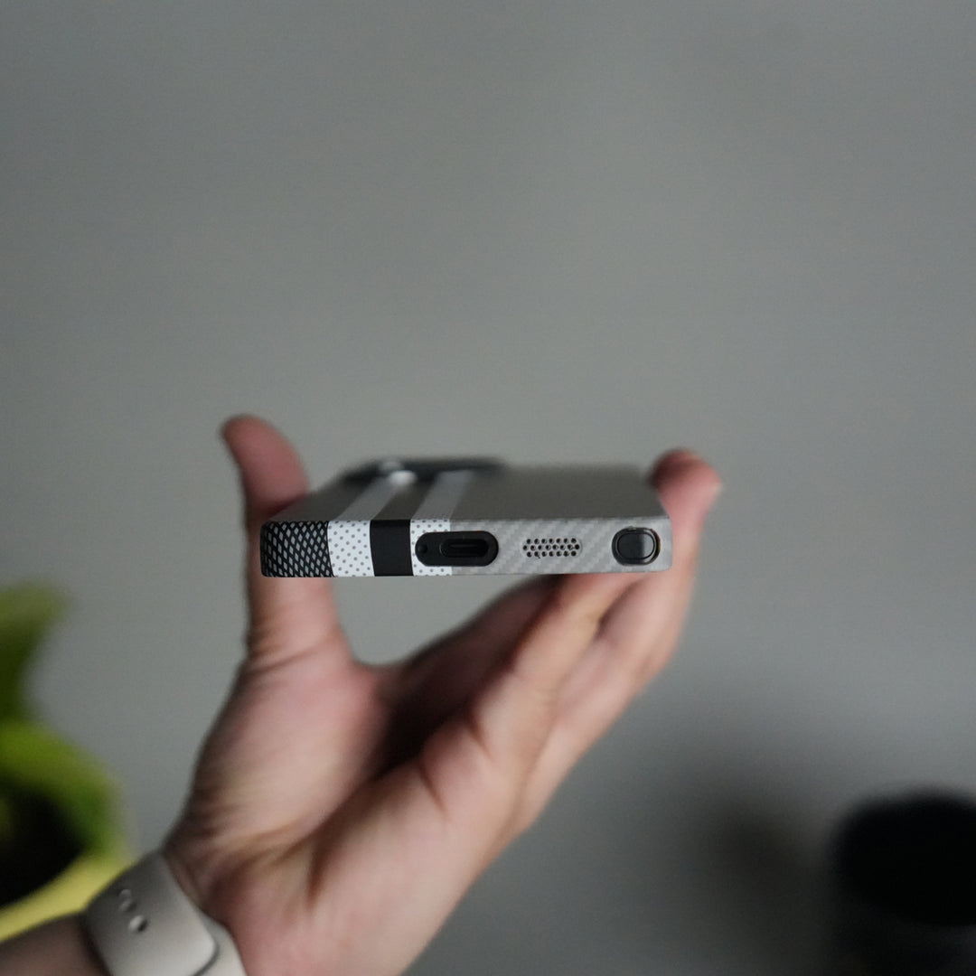 Galaxy S25 Ultra Series Carbon Fiber Texture Aramid Design Hard Pc MagSafe Cover | Stripe Design