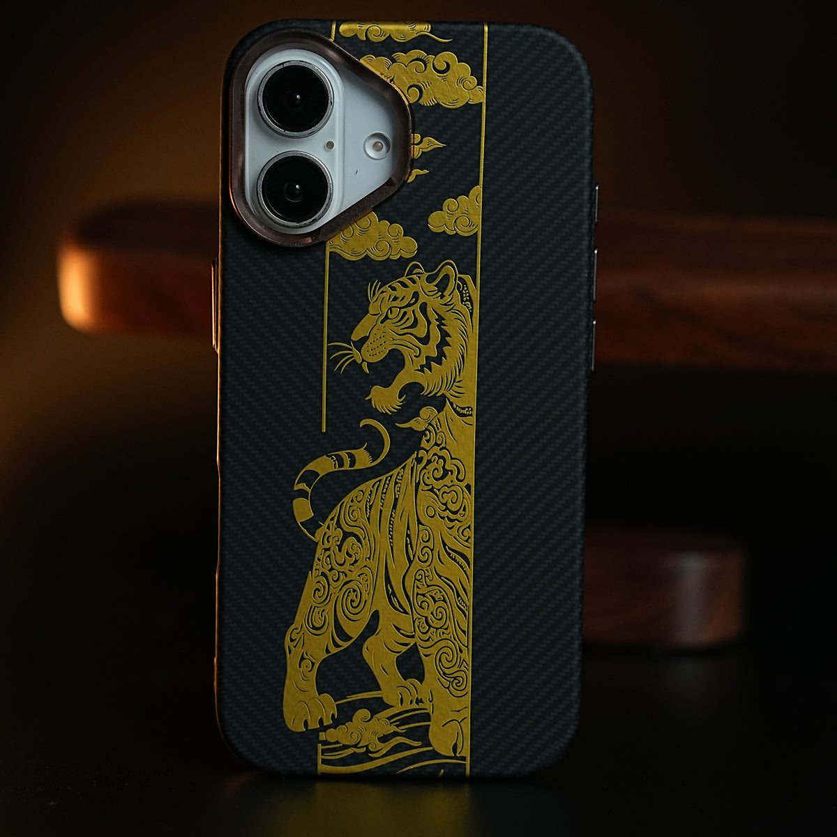 Royal Gold Tiger Edition Magsafe Case for iPhone 17