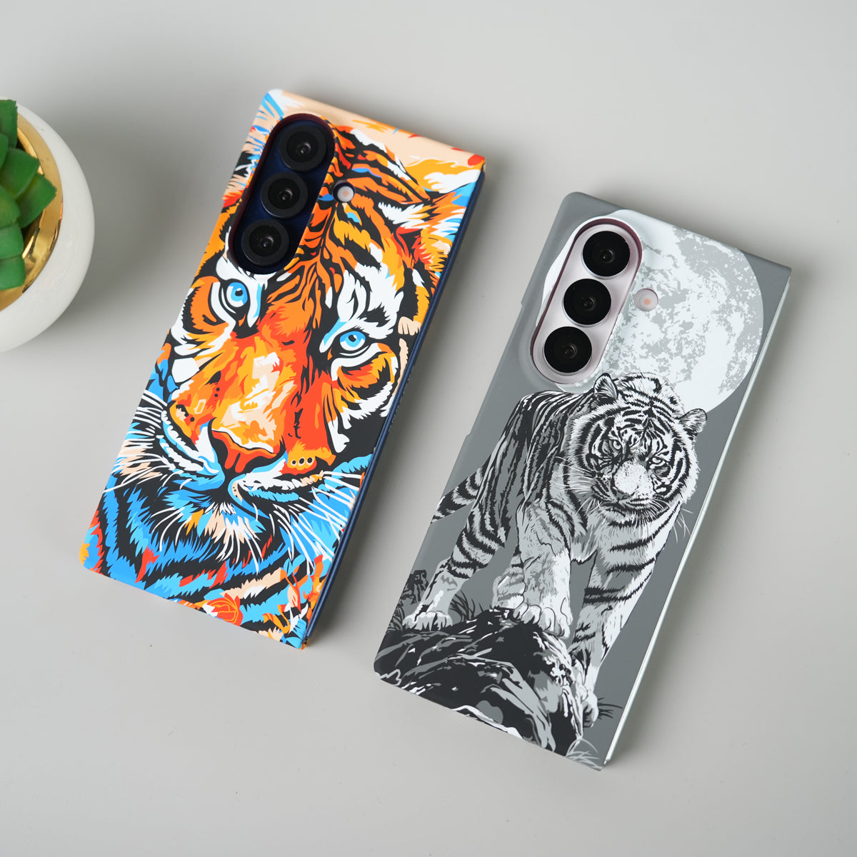 Samsung Galaxy Z Fold 7 Carbon Fiber Texture Case | Tiger Printed Hard PC Cover with MagSafe | Shockproof Slim Protection