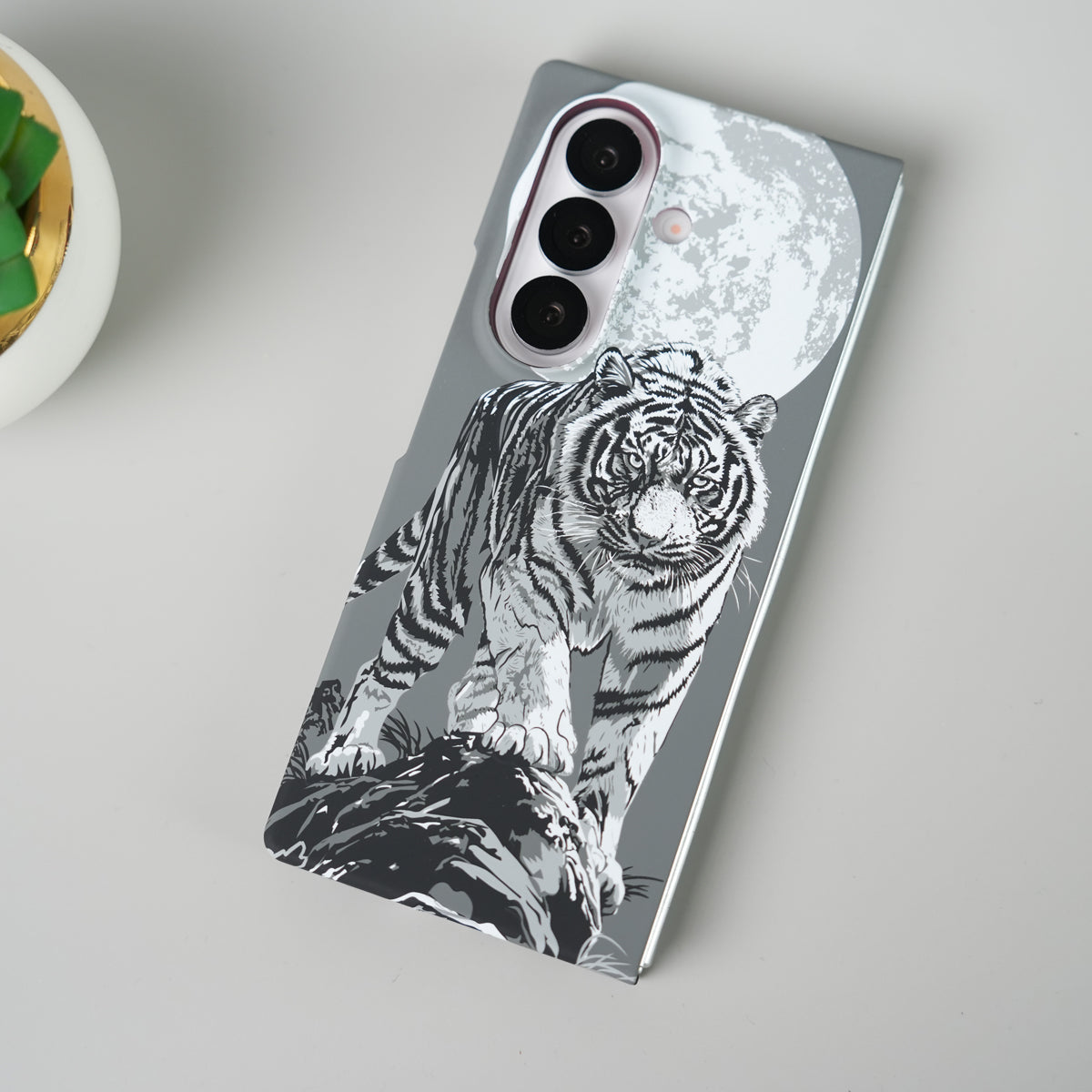 Samsung Galaxy Z Fold 7 Carbon Fiber Texture Case | Tiger Printed Hard PC Cover with MagSafe (Gray Tiger)
