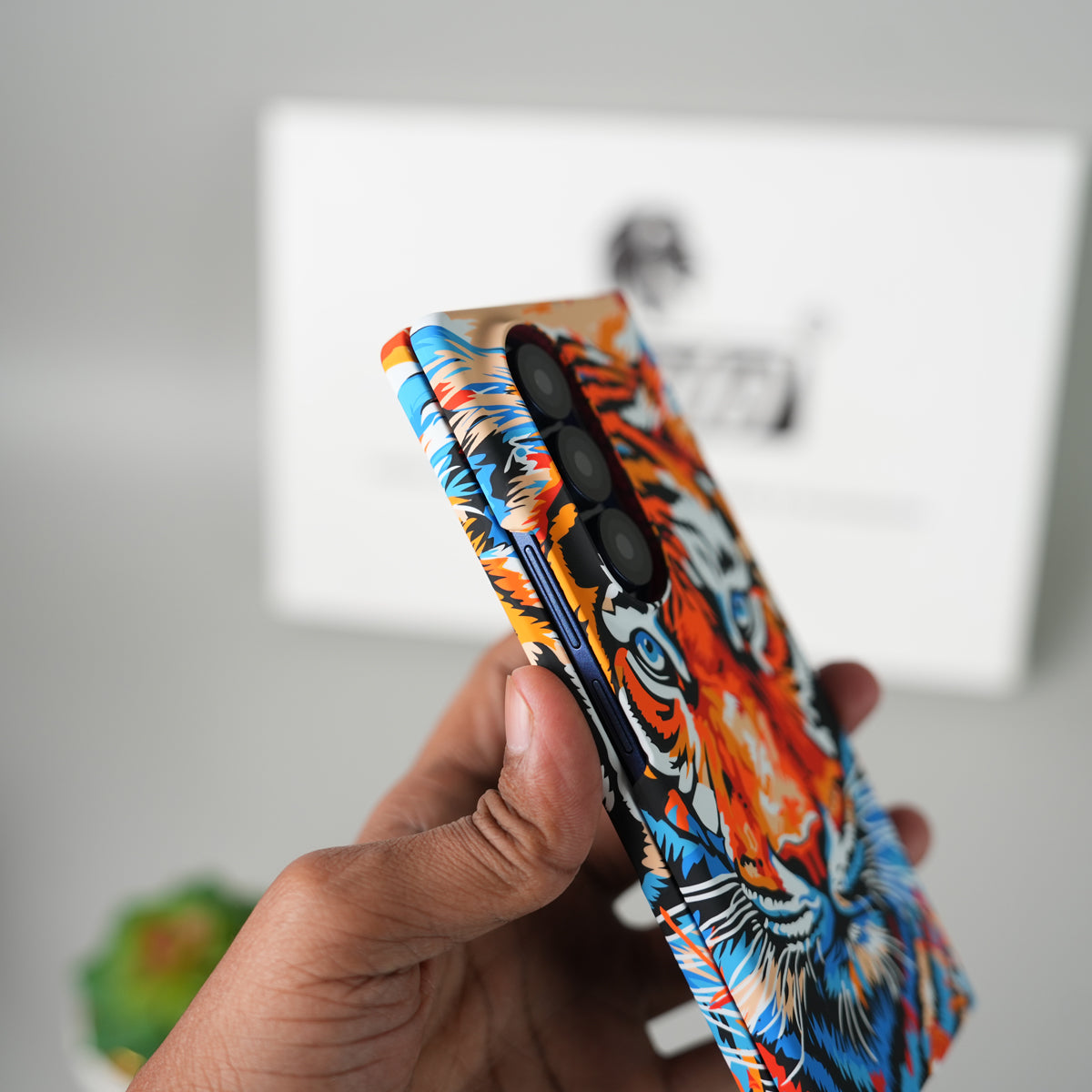 Samsung Galaxy Z Fold 7 Carbon Fiber Texture Case | Tiger Printed Hard PC Cover with MagSafe (Colorful Tiger)