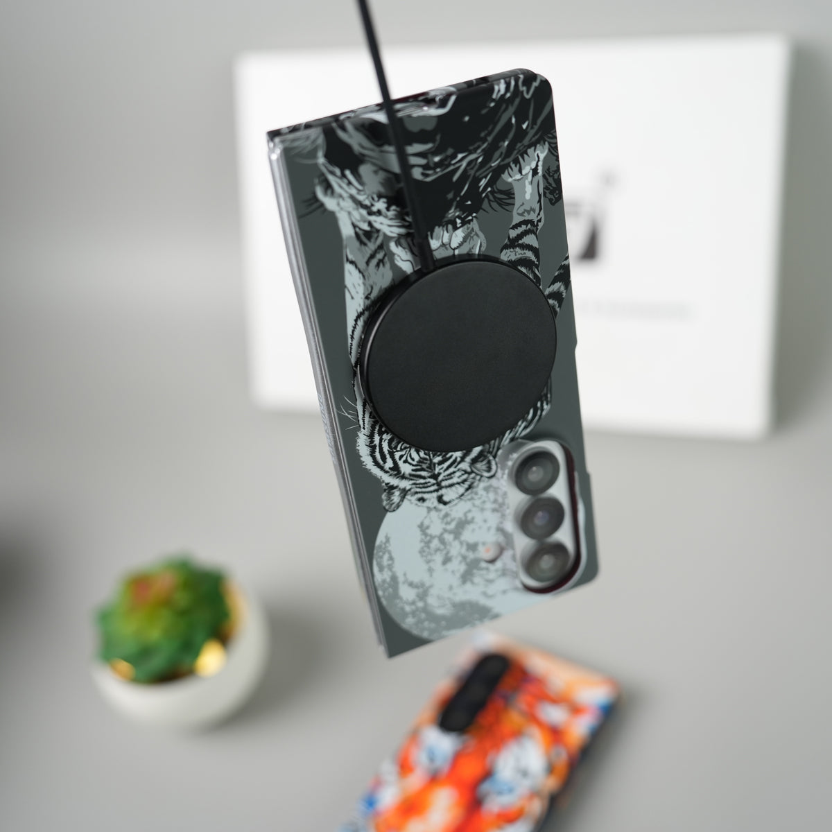 Samsung Galaxy Z Fold 7 Carbon Fiber Texture Case | Tiger Printed Hard PC Cover with MagSafe (Colorful Tiger)