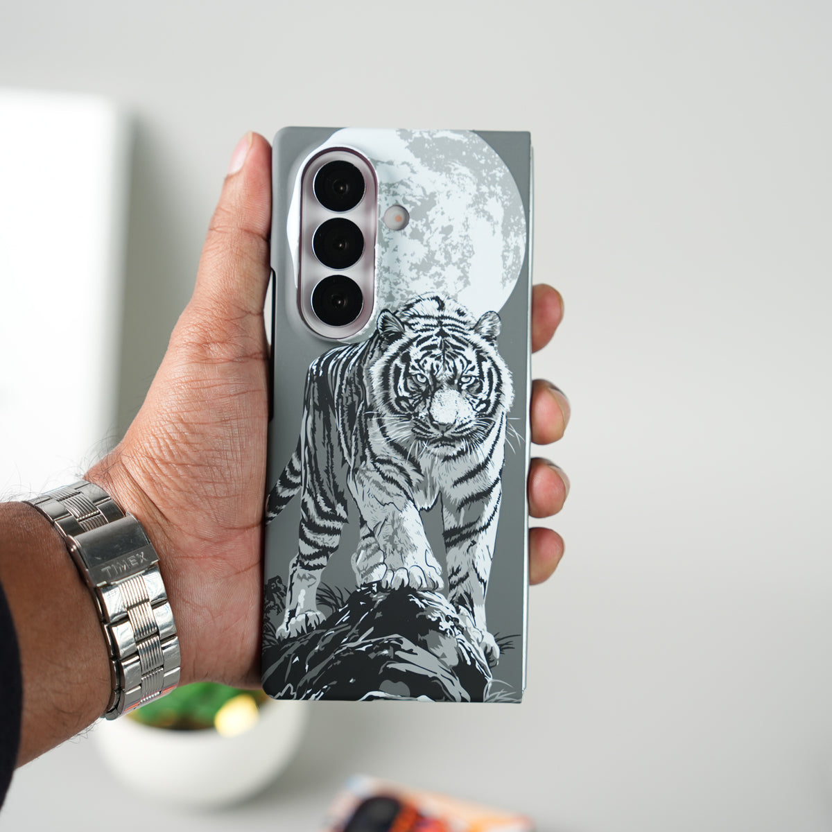 Samsung Galaxy Z Fold 7 Carbon Fiber Texture Case | Tiger Printed Hard PC Cover with MagSafe (Gray Tiger)