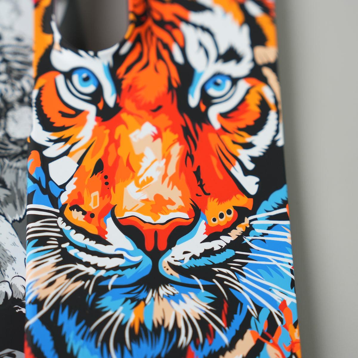 Samsung Galaxy Z Fold 7 Carbon Fiber Texture Case | Tiger Printed Hard PC Cover with MagSafe (Colorful Tiger)