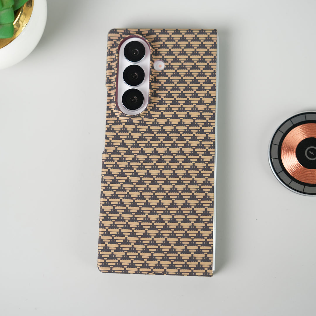 Samsung Galaxy Z Fold 7 Carbon Fiber Aramid Texture Case | Hard PC Slim MagSafe Cover (Golden Grid)