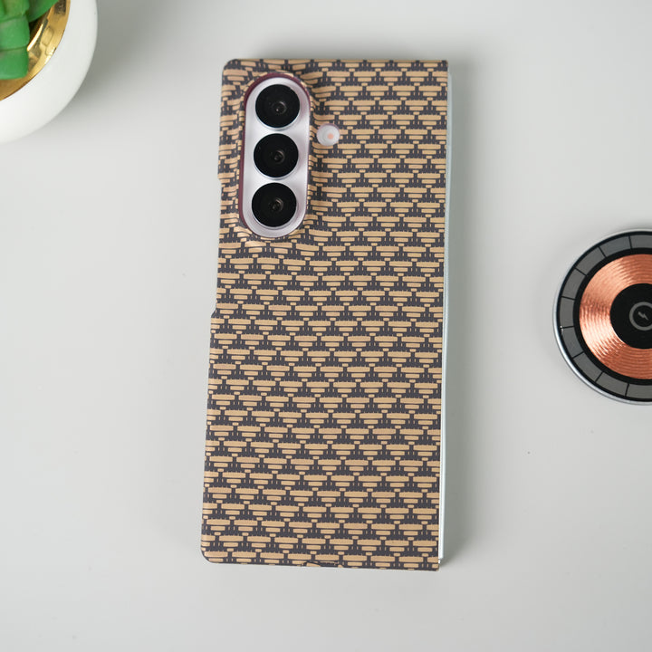 Samsung Galaxy Z Fold 7 Carbon Fiber Aramid Texture Case | Hard PC Slim MagSafe Cover (Golden Grid)