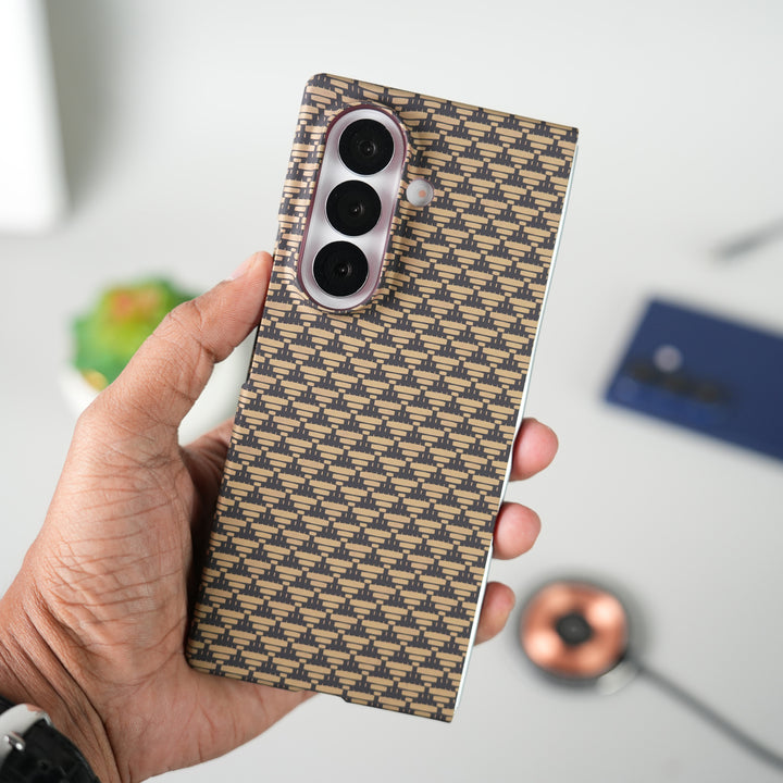 Samsung Galaxy Z Fold 7 Carbon Fiber Aramid Texture Case | Hard PC Slim MagSafe Cover (Golden Grid)