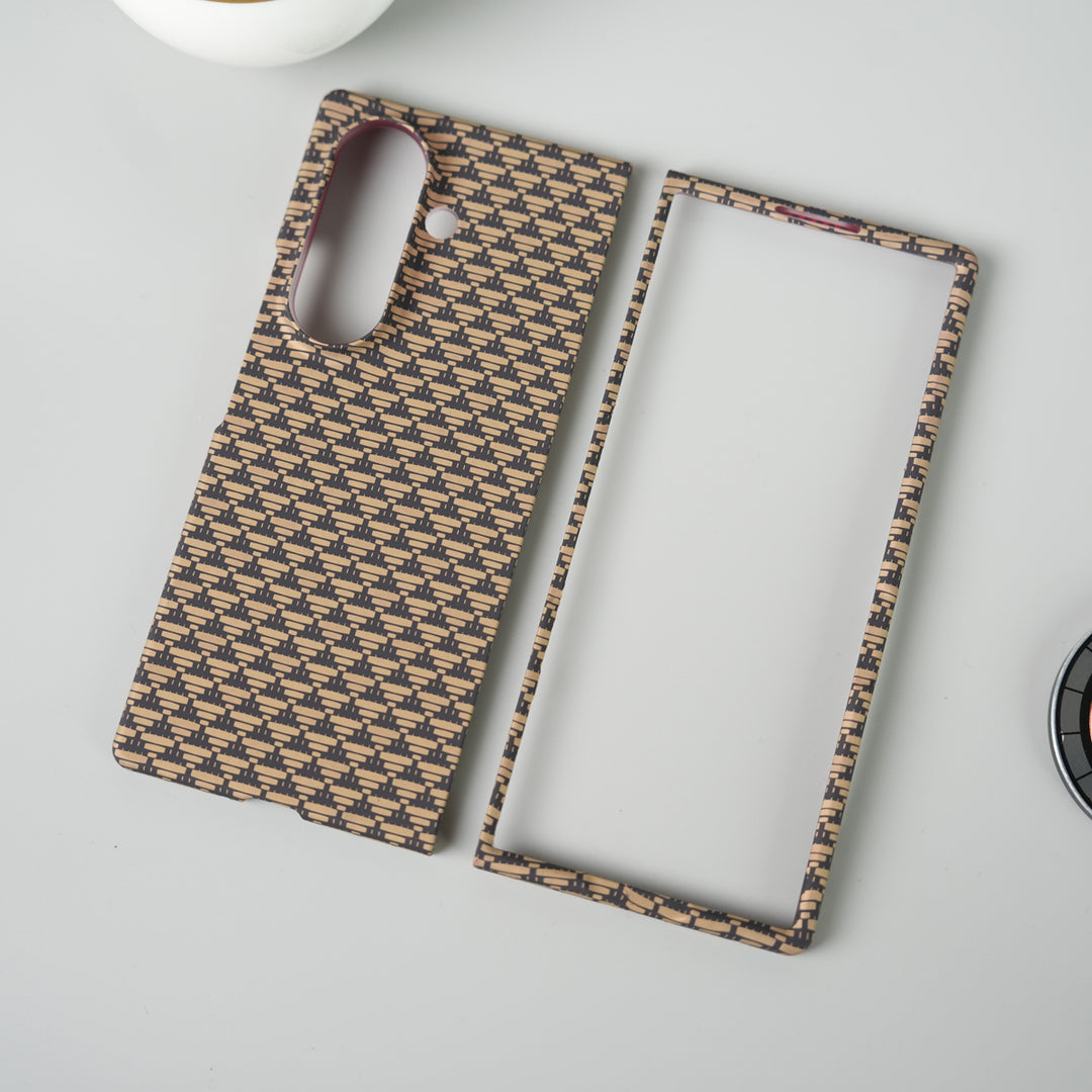 Samsung Galaxy Z Fold 7 Carbon Fiber Aramid Texture Case | Hard PC Slim MagSafe Cover (Golden Grid)
