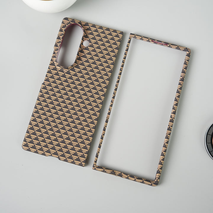 Samsung Galaxy Z Fold 7 Carbon Fiber Aramid Texture Case | Hard PC Slim MagSafe Cover (Golden Grid)