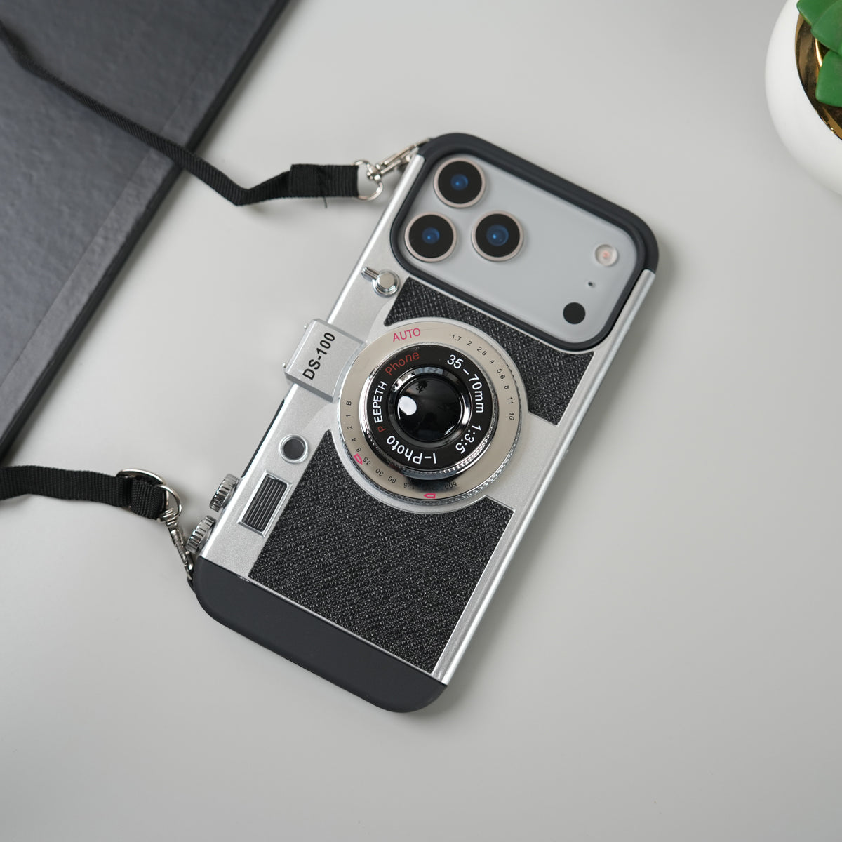 iPhone 3D Retro Vintage Camera Case Cover