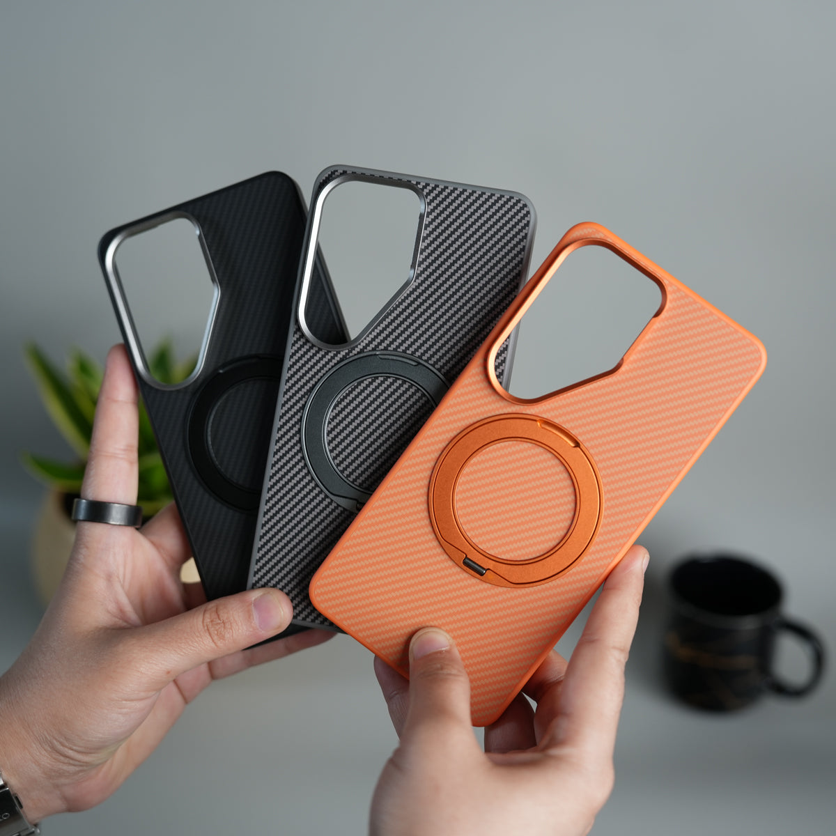 Galaxy S26 Ultra Carbon Textured Metal Camera Ring and Rotating Kick Stand Case