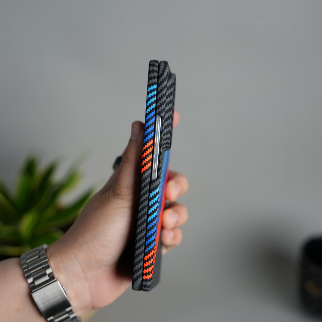 Galaxy Z Fold 7 Carbon Fiber Texture Design Hard Pc MagSafe Case Cover (Blue Orange Line)