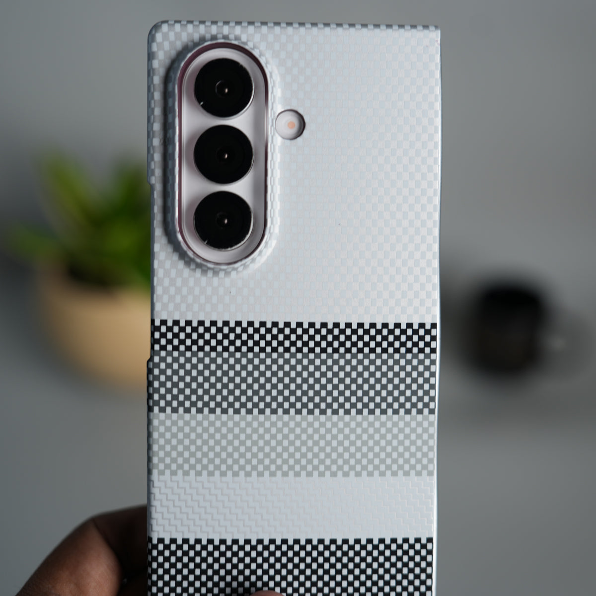 Galaxy Z Fold 7 Carbon Fiber Texture Design Hard Pc MagSafe Case Cover GrayBlackLine Design