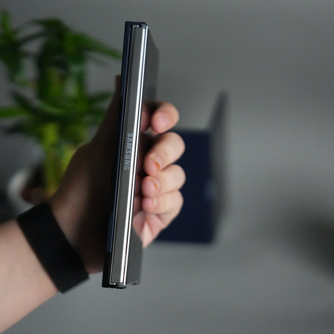 Galaxy Z Fold 7 Magnetic Aluminum Alloy Metal Rimless Frame Heat Dissipation Stand Phone Case