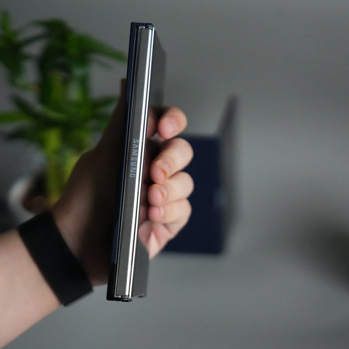 Galaxy Z Fold 7 Magnetic Aluminum Alloy Metal Rimless Frame Heat Dissipation Stand Phone Case