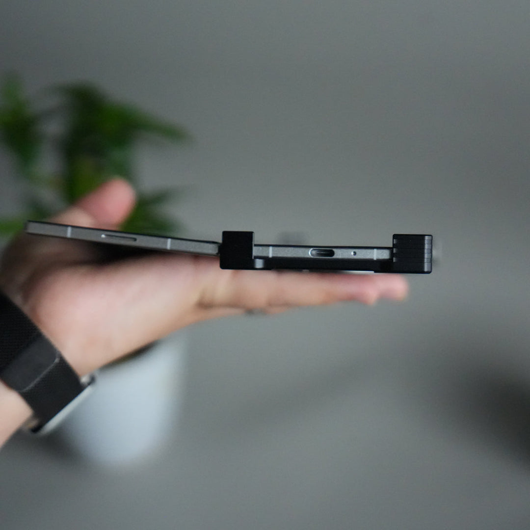 Galaxy Z Fold 7 Magnetic Aluminum Alloy Metal Rimless Frame Heat Dissipation Stand Phone Case
