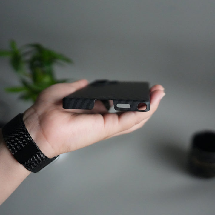 Galaxy S24 Ultra Carbon Fiber Slim Case | Ultra-Thin Magnetic Charging Ring Cover