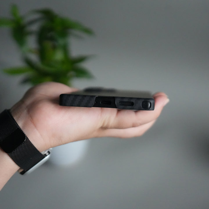 Galaxy S24 Ultra Carbon Fiber Slim Case | Ultra-Thin Magnetic Charging Ring Cover