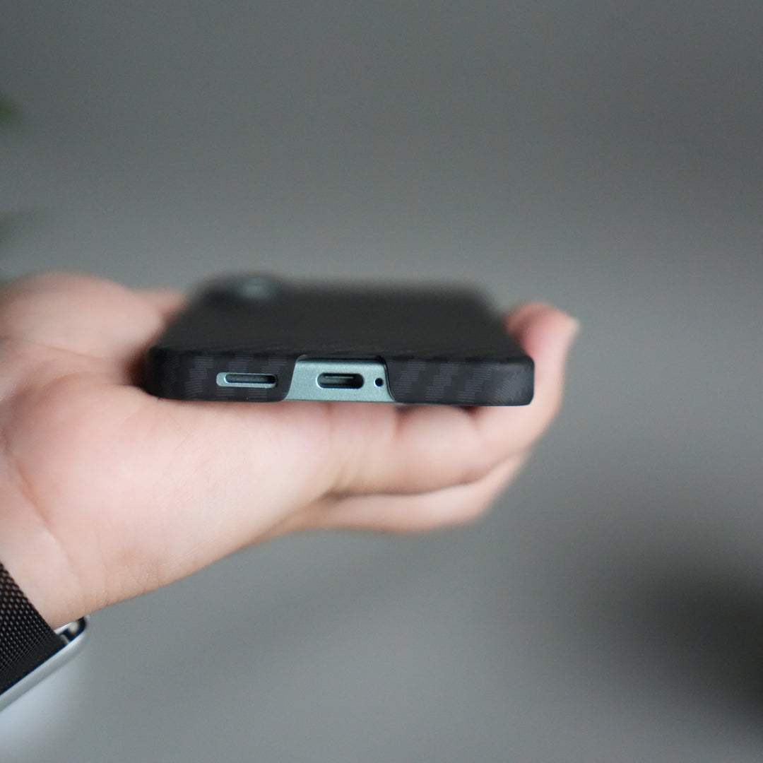 Galaxy S25 Carbon Fiber Slim Case | Ultra-Thin Magnetic Charging Ring Cover