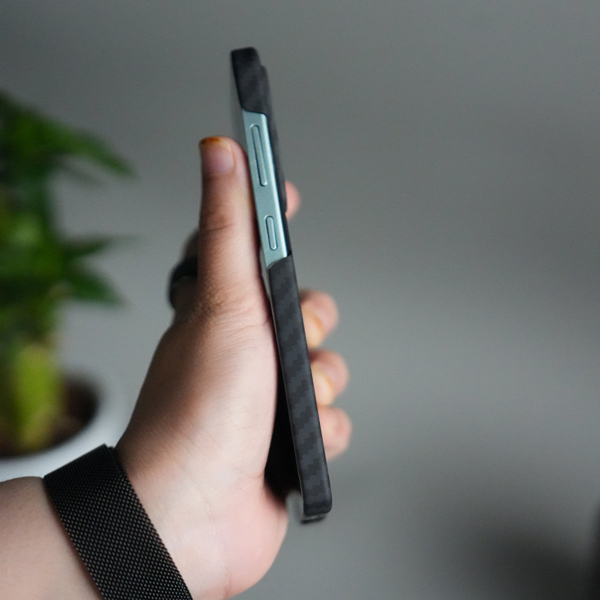 Galaxy S26 Carbon Fiber Slim Case | Ultra-Thin Magnetic Charging Ring Cover