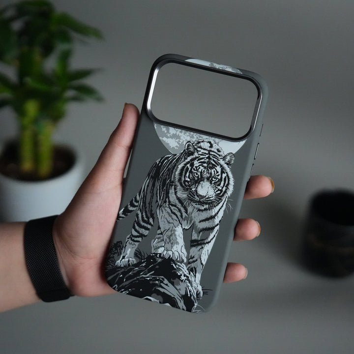 iPhone 17 Pro Max Carbon Fiber Texture Design Hard Pc MagSafe Case Cover (Gray Tiger)