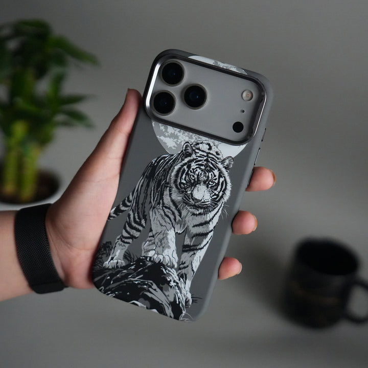 iPhone 17 Pro Max Carbon Fiber Texture Design Hard Pc MagSafe Case Cover (Gray Tiger)
