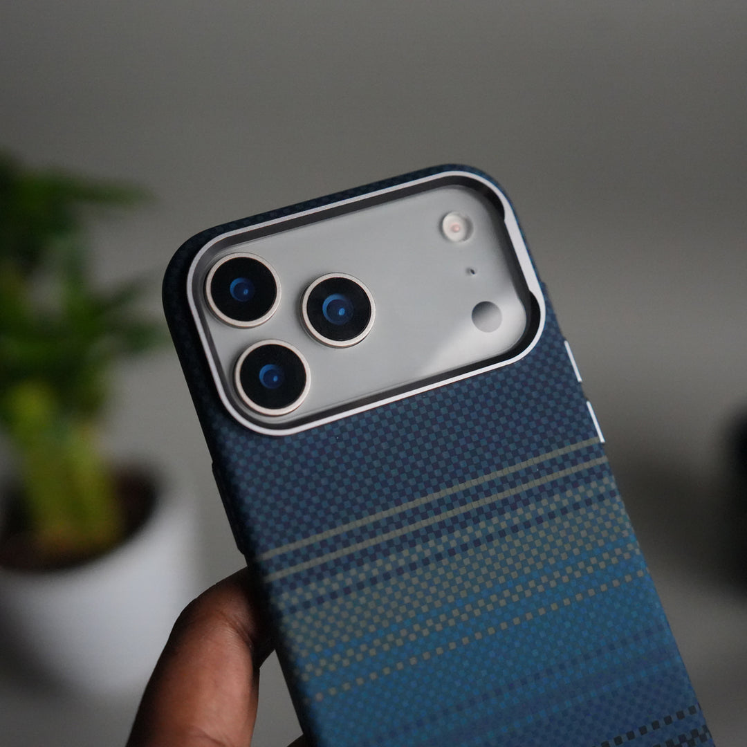 iPhone 17 Pro Max Carbon Fiber Texture Design Hard Pc MagSafe Case Cover (Blue Green)