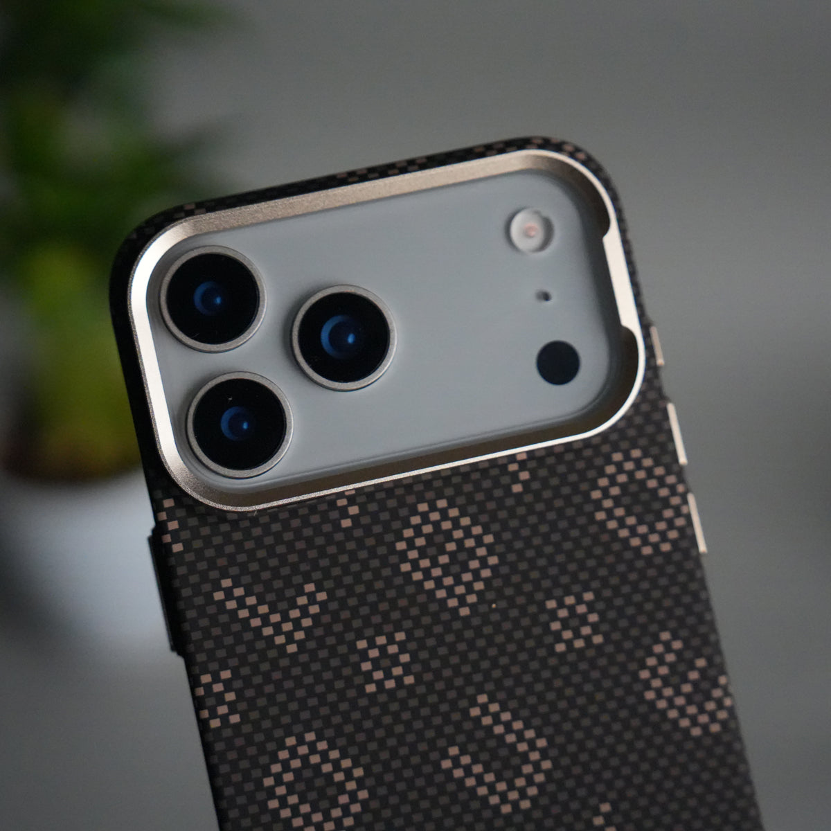 iPhone 17 Pro Aramid Fiber Case | Slim MagSafe Cover (Desert)