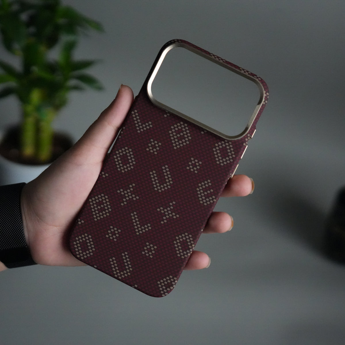 iPhone 18 Series Aramid Fiber Case | Slim MagSafe Cover (Maroon)