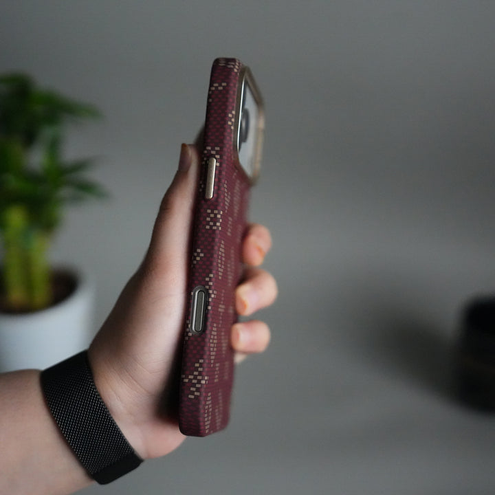 iPhone 17 Pro Aramid Fiber Case | Slim MagSafe Cover (Maroon)