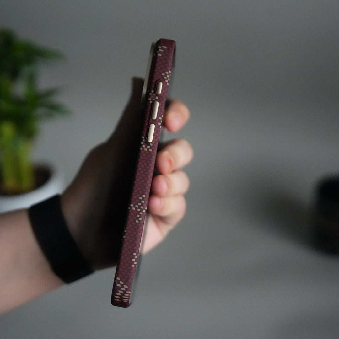 iPhone 17 Pro Aramid Fiber Case | Slim MagSafe Cover (Maroon)