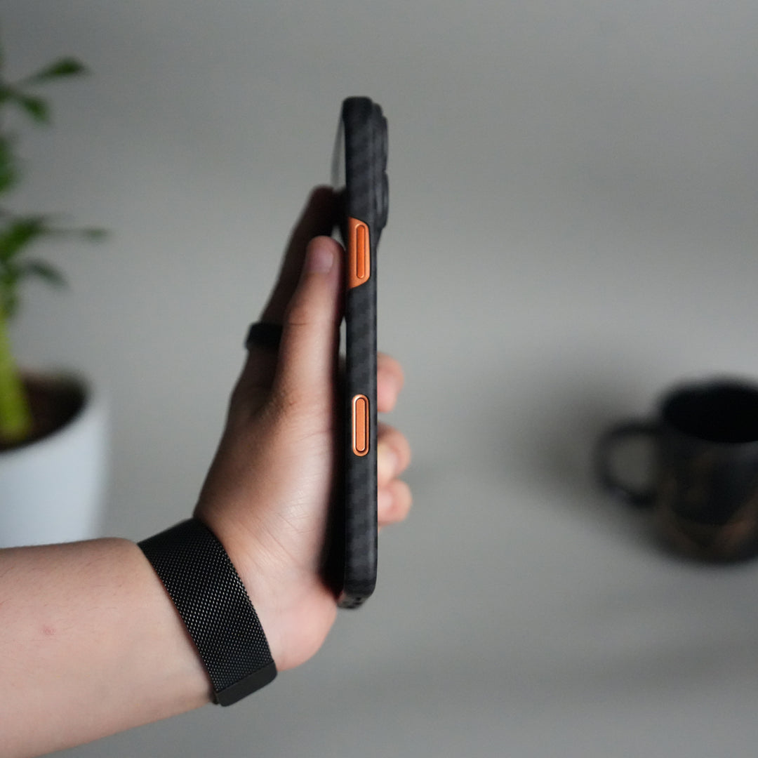 iPhone 17 Pro Carbon Fiber Slim Case | Ultra-Thin Magnetic Charging Ring Cover