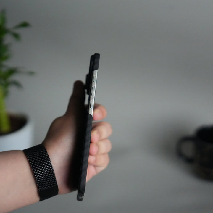 iPhone 17 Air Carbon Fiber Slim Case | Ultra-Thin Magnetic Charging Ring Cover