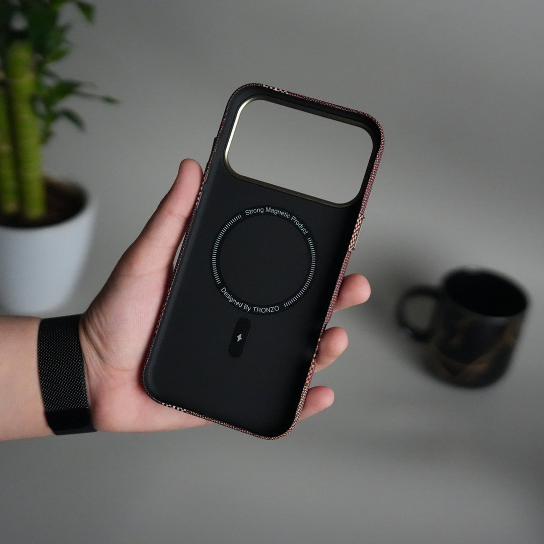 iPhone 17 Pro Carbon Fiber Texture Design Hard Pc MagSafe Case Cover (White Line)