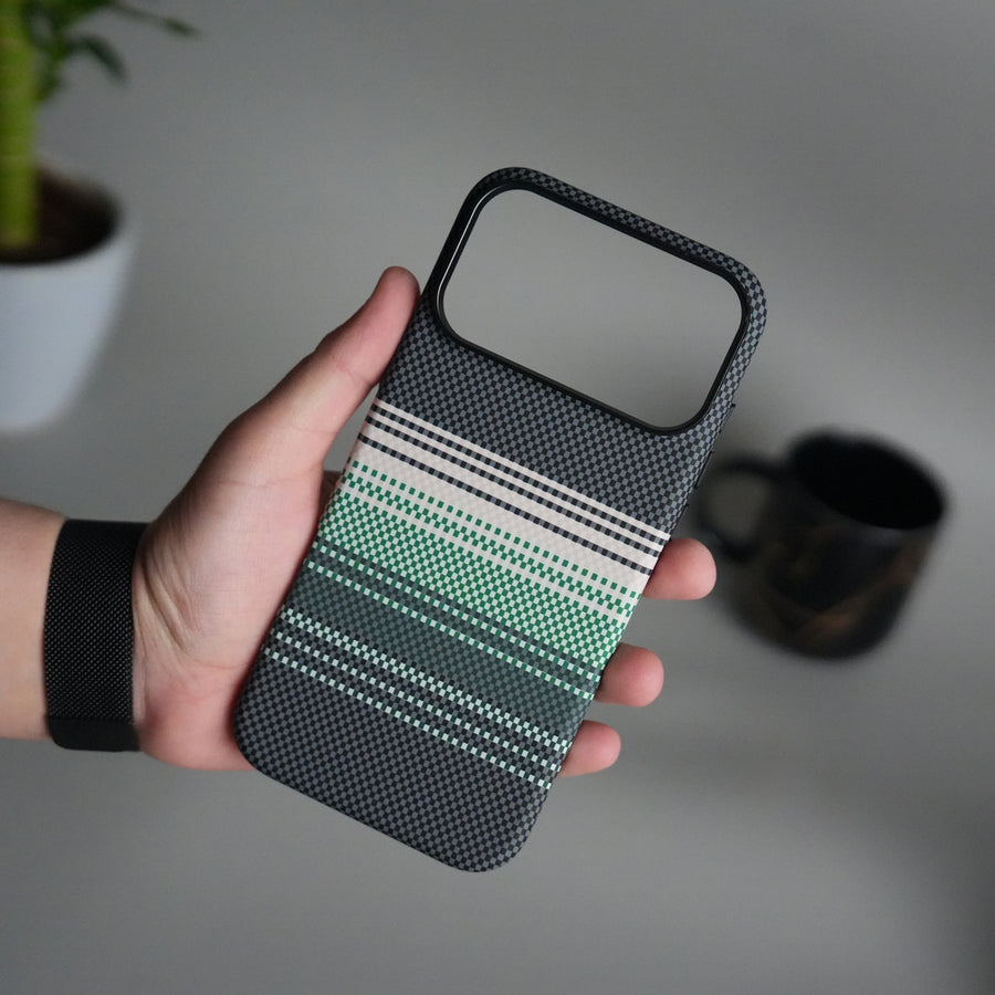 iPhone 17 Pro Carbon Fiber Texture Design Hard Pc MagSafe Case Cover (White Green)