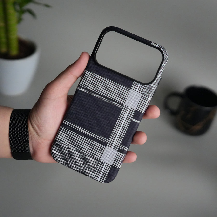 iPhone 17 Pro Max Carbon Fiber Texture Design Hard Pc MagSafe Case Cover (Black White)