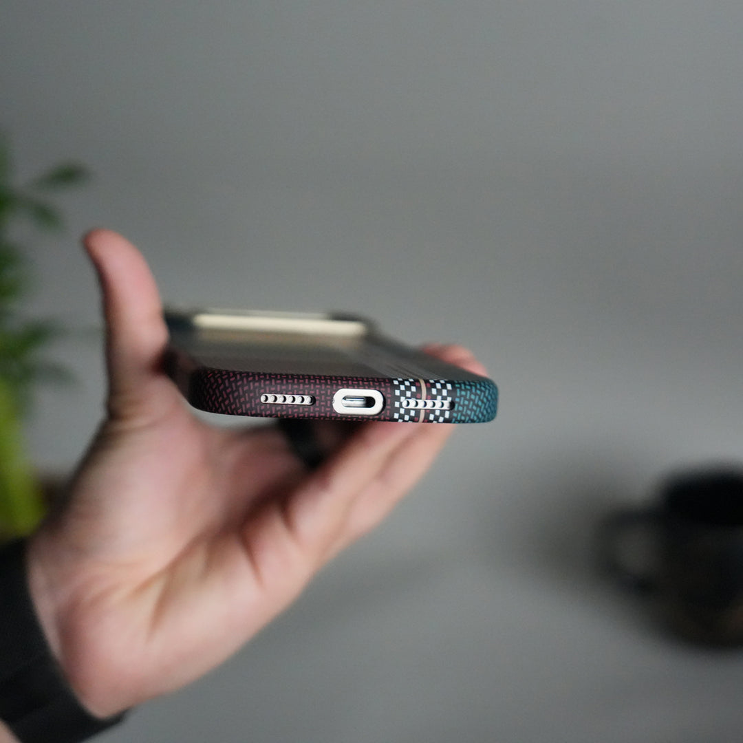 iPhone 17 Pro Carbon Fiber Texture Design Hard Pc MagSafe Case Cover (Red White)