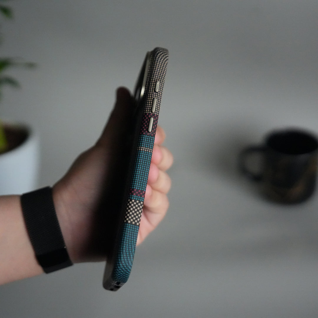 iPhone 17 Pro Carbon Fiber Texture Design Hard Pc MagSafe Case Cover (Red White)