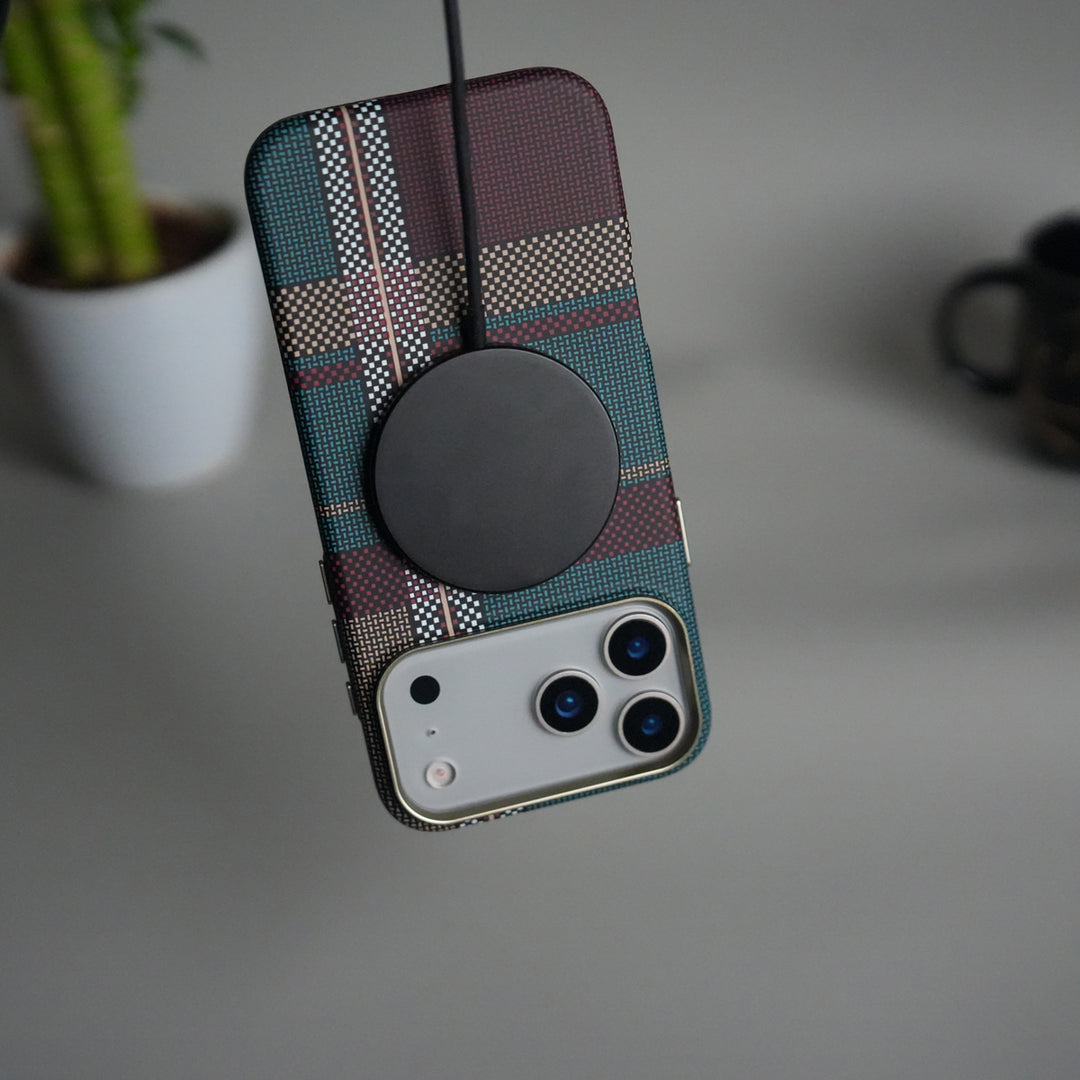 iPhone 17 Pro Carbon Fiber Texture Design Hard Pc MagSafe Case Cover (Red White)