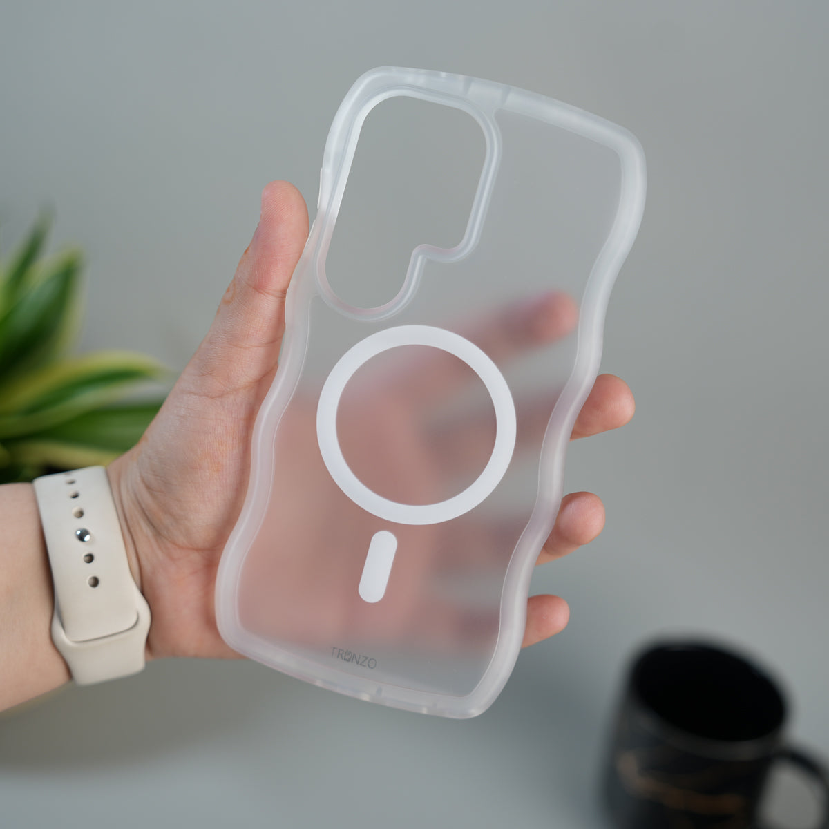 Galaxy S26 Ultra Frosted Clear Wavy Edge Shockproof Cover