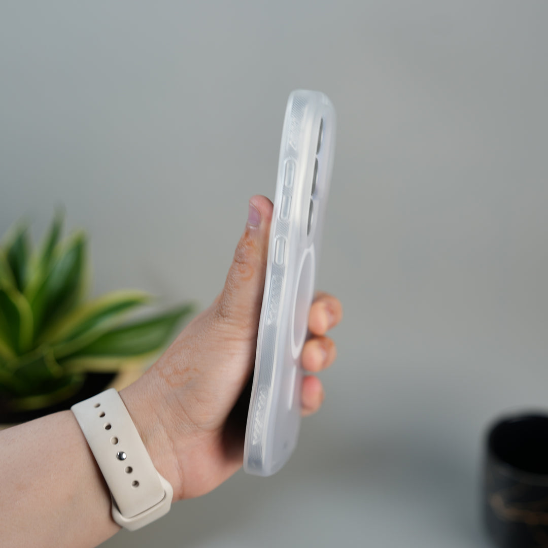 Galaxy S26 Ultra Frosted Clear Wavy Edge Shockproof Cover