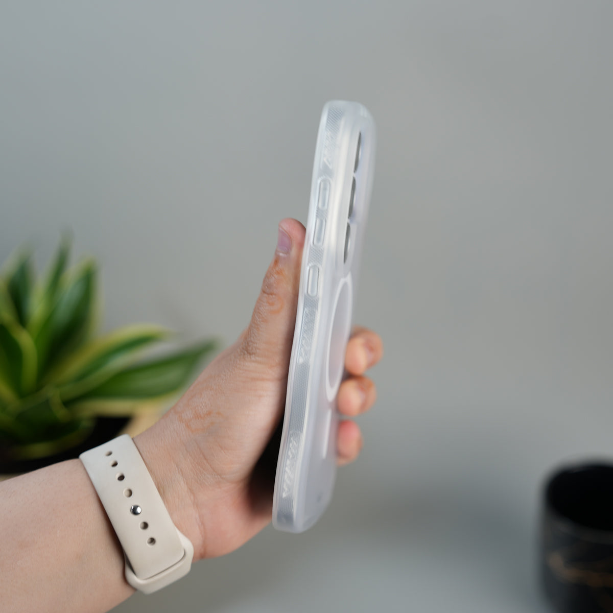 Galaxy S26 Ultra Frosted Clear Wavy Edge Shockproof Cover