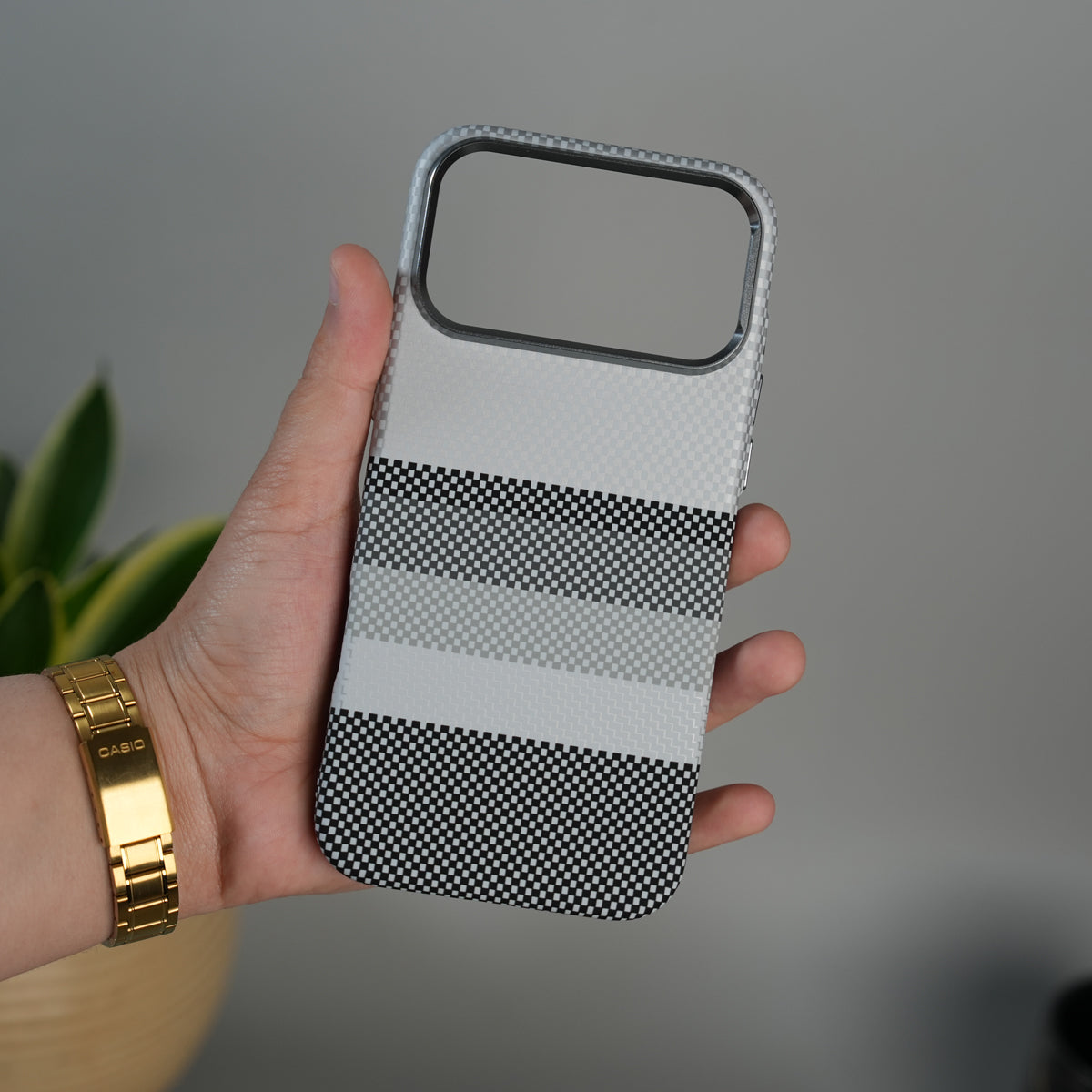 iPhone 17 Pro Carbon Fiber Texture Design Hard Pc MagSafe Case Cover GrayBlackLine Design