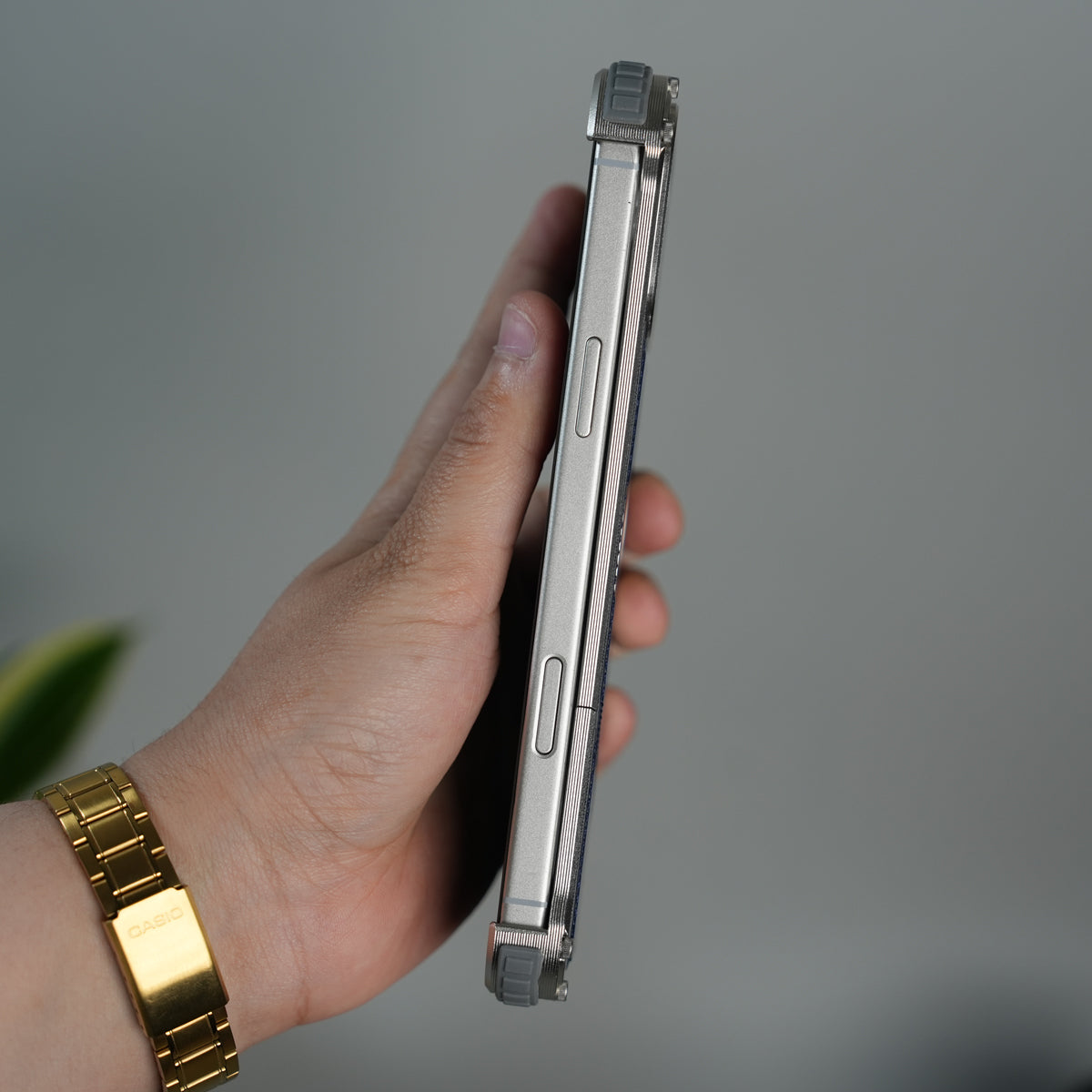 iPhone 18 Series Premium Blue Carbon Design Aluminium Metal Snap On Rotating Stand case