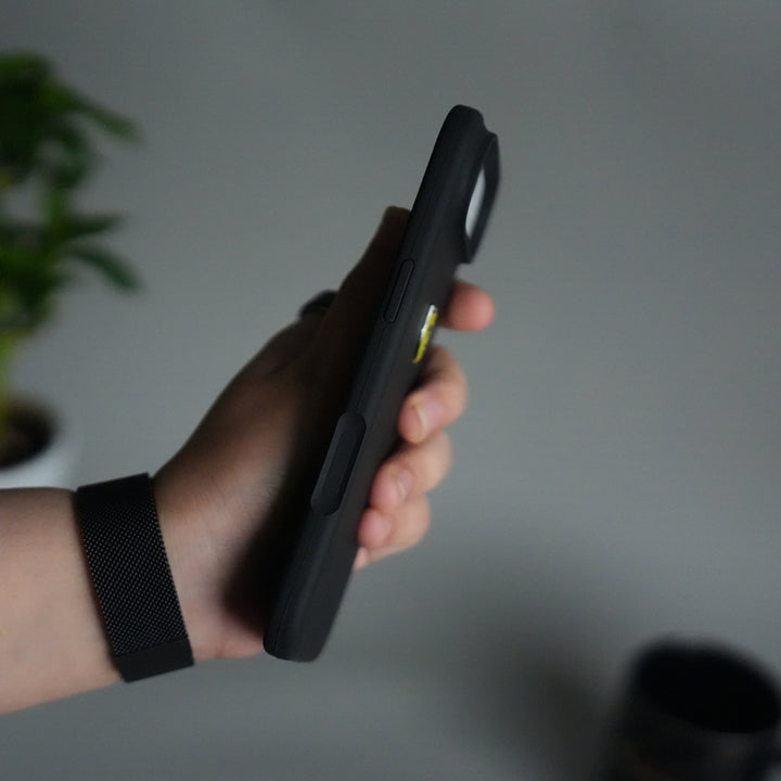 iPhone 17 Sports Car Logo Liquid Silicone Case Cover