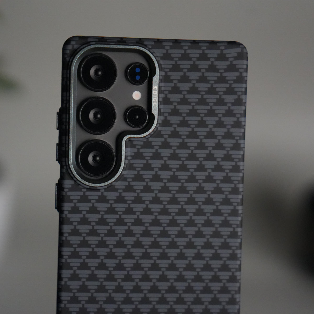 Galaxy S24 Ultra Houndstooth Pattern Case | Slim Hard Back Cover | Matte Finish Protective Case with MagSafe