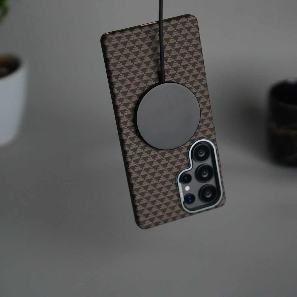 Galaxy S25 Ultra Houndstooth Pattern Case | Slim Hard Back Cover | Matte Finish Protective Case with MagSafe
