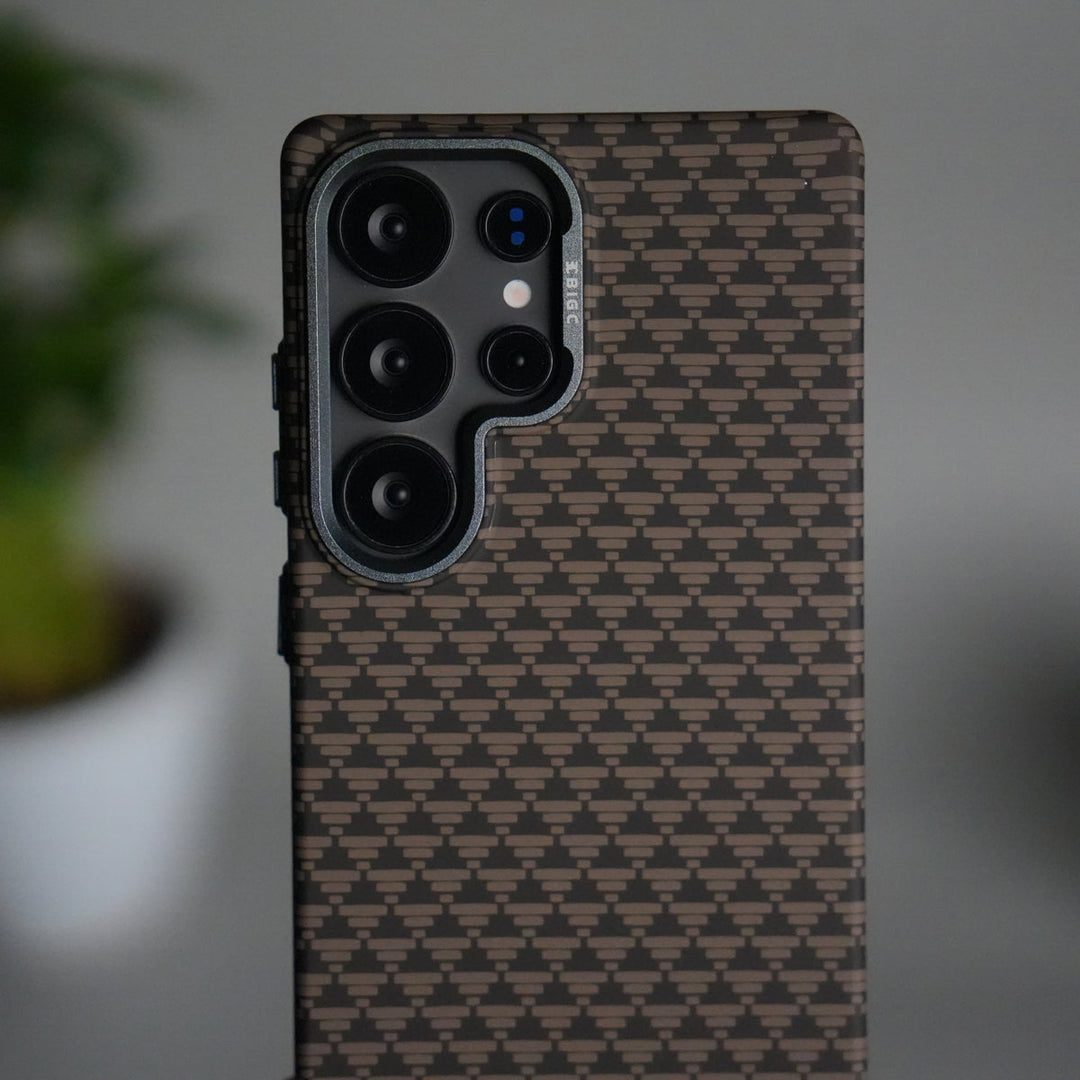 Galaxy S24 Ultra Houndstooth Pattern Case | Slim Hard Back Cover | Matte Finish Protective Case with MagSafe