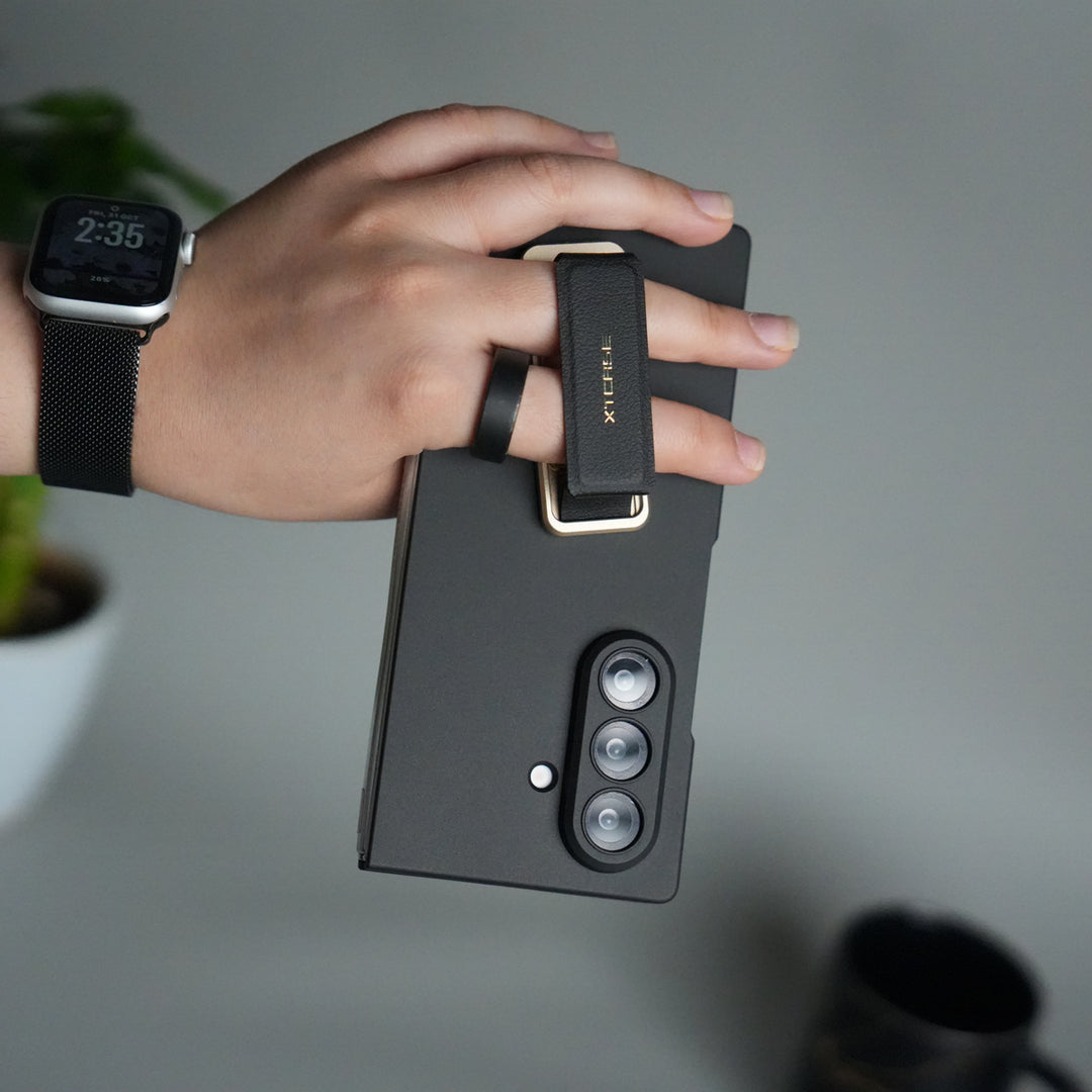 Galaxy Z Fold 7 Ultra-thin Wristband Brace Holder Kick Stand Front Glass Protective Case