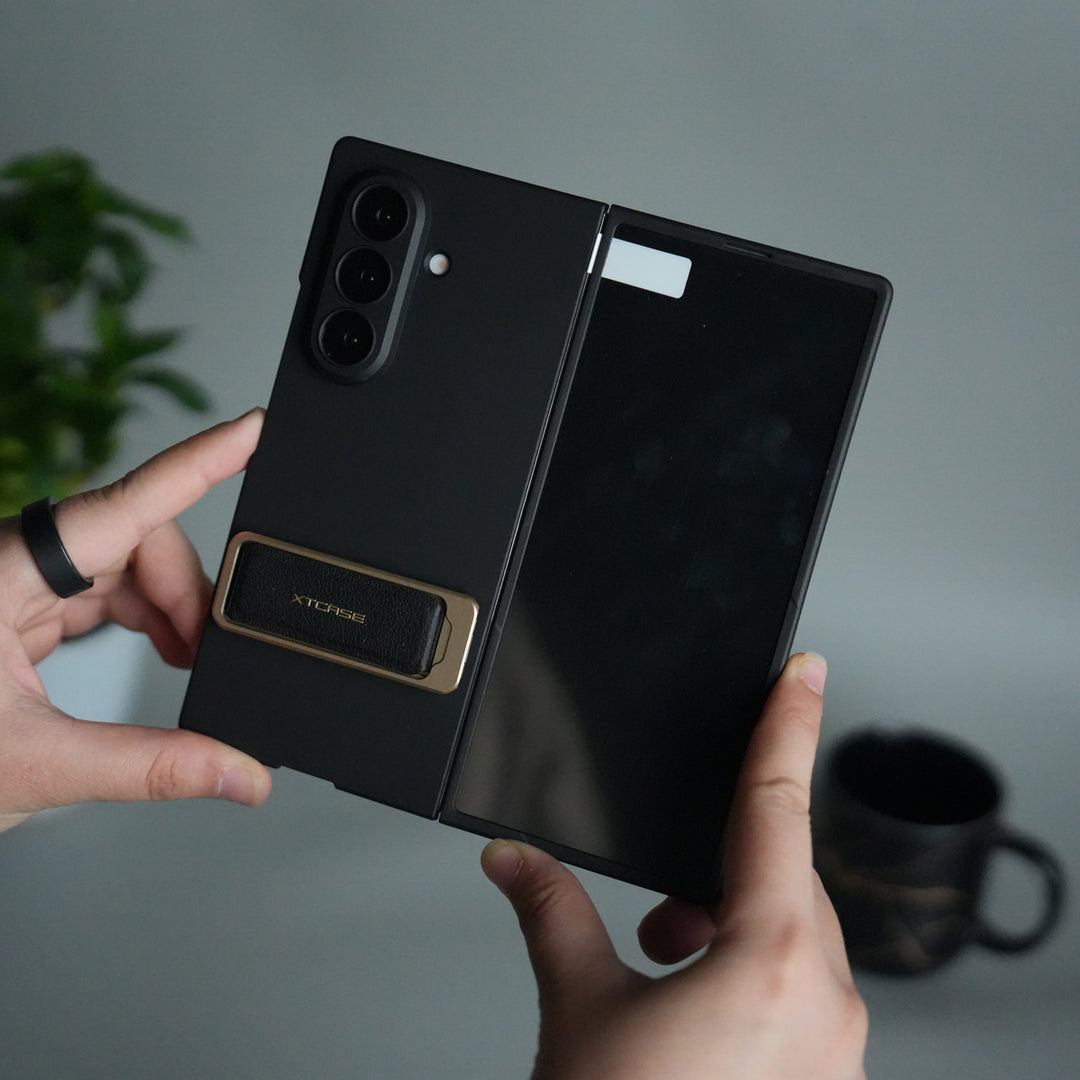 Galaxy Z Fold 7 Ultra-thin Wristband Brace Holder Kick Stand Front Glass Protective Case